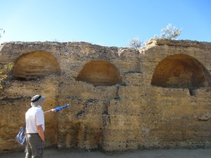Walls with added catacomb niches, Byzantine