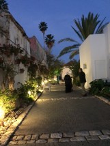 Alleys take you to galleries and small houses.