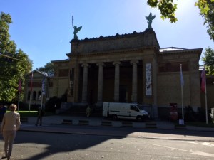The Fine Arts Museum itself is a Neoclassical style building that contains a good collection of Northern European art including artists from countries outside of Belgium as well.