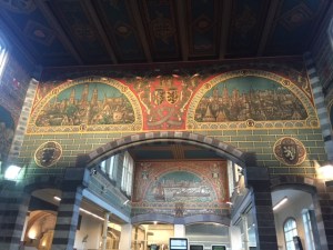 Inside main hall of the ghent train station.We've seen some nice stations and it's odd that one of the biggest (Amsterdam) is quite ugly on the inside though similar in architecture to the Rijksmuseum on the outside.