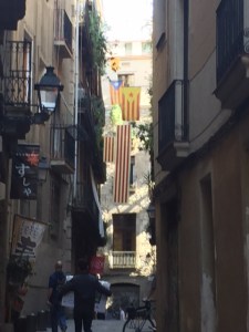 Catalan flags can be seen from many balconies especially after the referendum for independence passed about three weeks ago. Barcelona does have an air of being prosperous. I can see why they want to go their own way.