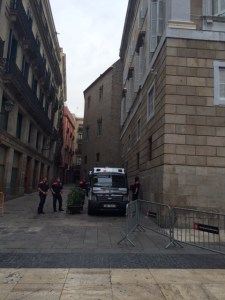 Just outside the Call there is a square that is now the city general assembly. If you look to the back you will see one wall that is angled, that was the site of another synagogue and this remaining wall faces East towards Jerusalem.