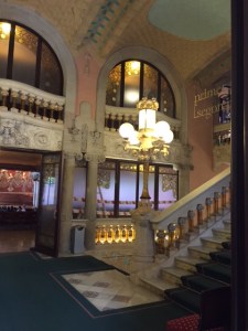 The grand entry. One can imagine the elite of Barcelona parading up and down the stairs.