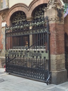 An example of Modernisme in a functional gate.  Note the Art Nouveau style typeface.
