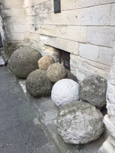 The Medieval version of the barrel bomb