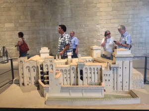 This gives you some idea of the scale of the architecture (from the back).