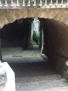 Another arched alleyway. Menembres was the home of Dora Maar, a surrealist photographer and one of Picasso's lovers.
